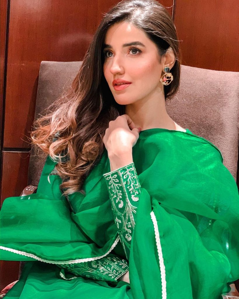 Graceful Eastern Dresses Hareem Farooq Has Ever Carried | Reviewit.pk