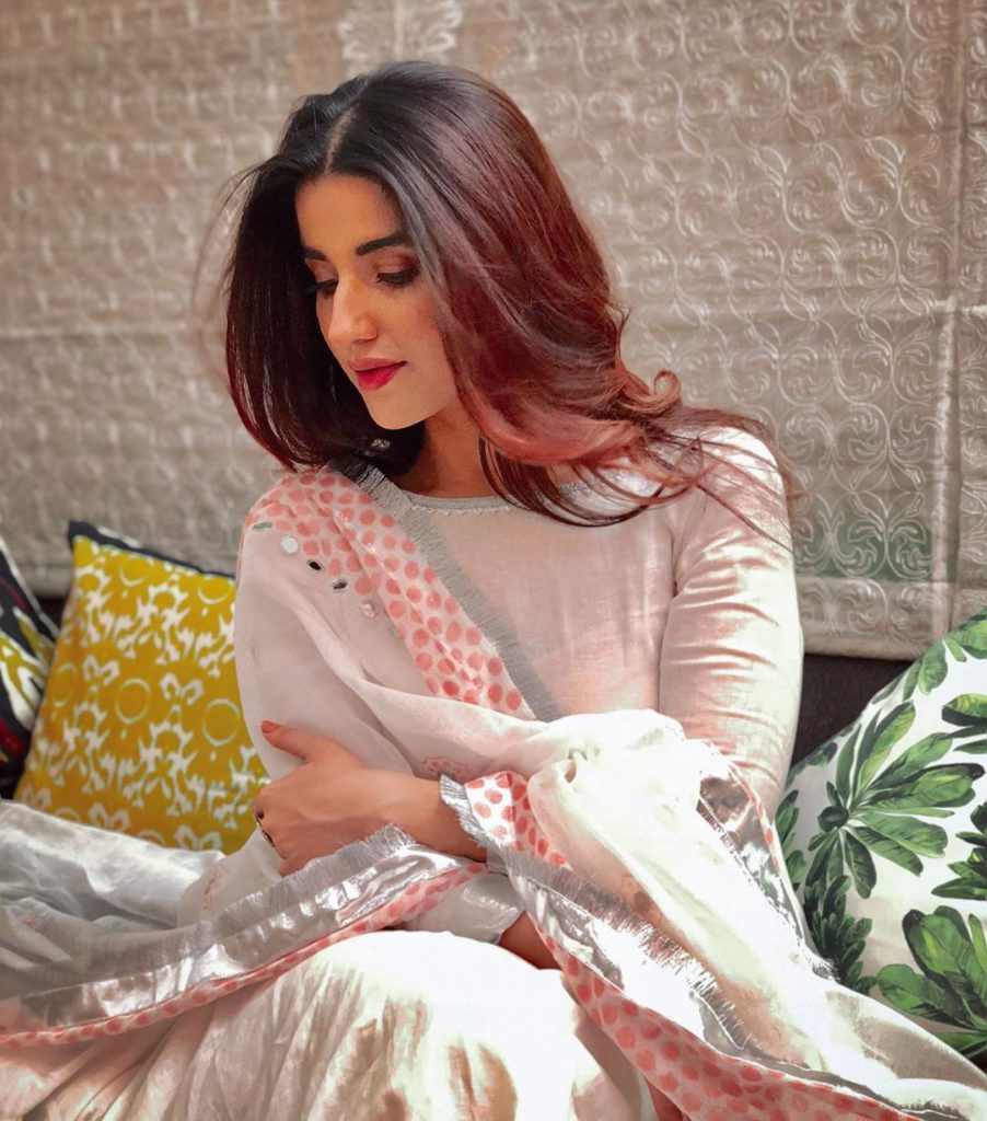 Graceful Eastern Dresses Hareem Farooq Has Ever Carried