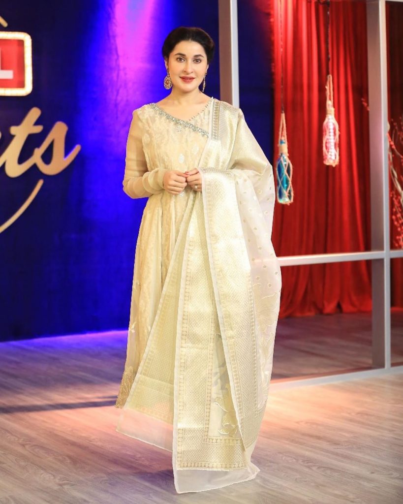 Best Elegant Dresses of Shaista Lodhi