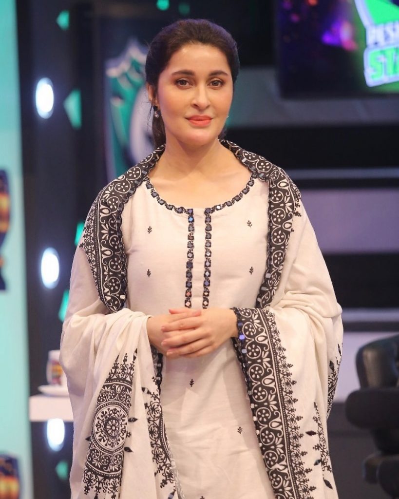 Best Elegant Dresses of Shaista Lodhi