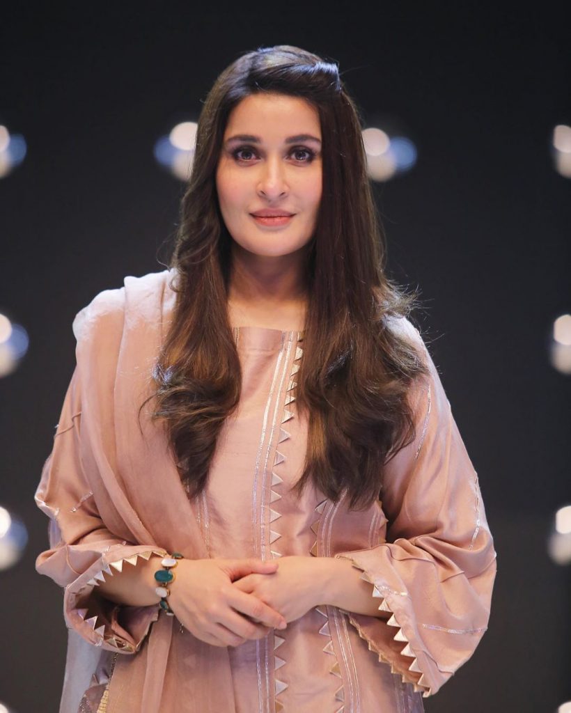 Best Elegant Dresses of Shaista Lodhi