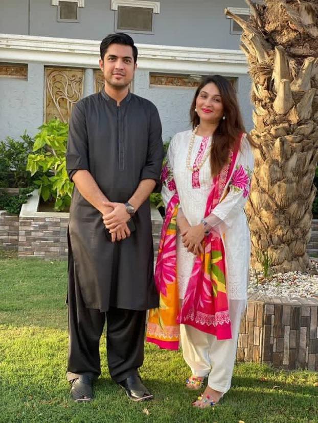 Iqrar ul Hassan Latest Beautiful Clicks with his Family