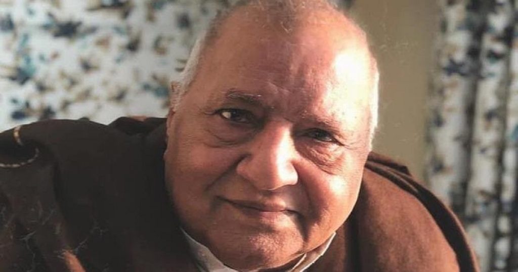 Celebrities Pay Condolences On The Demise Of Veteran Writer Athar Shah