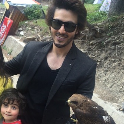 20 Candid Clicks of Ahsan Khan with His Kids