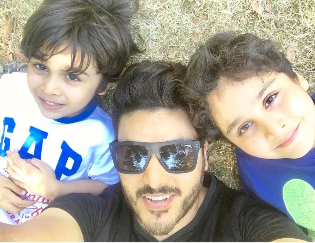 20 Candid Clicks of Ahsan Khan with His Kids