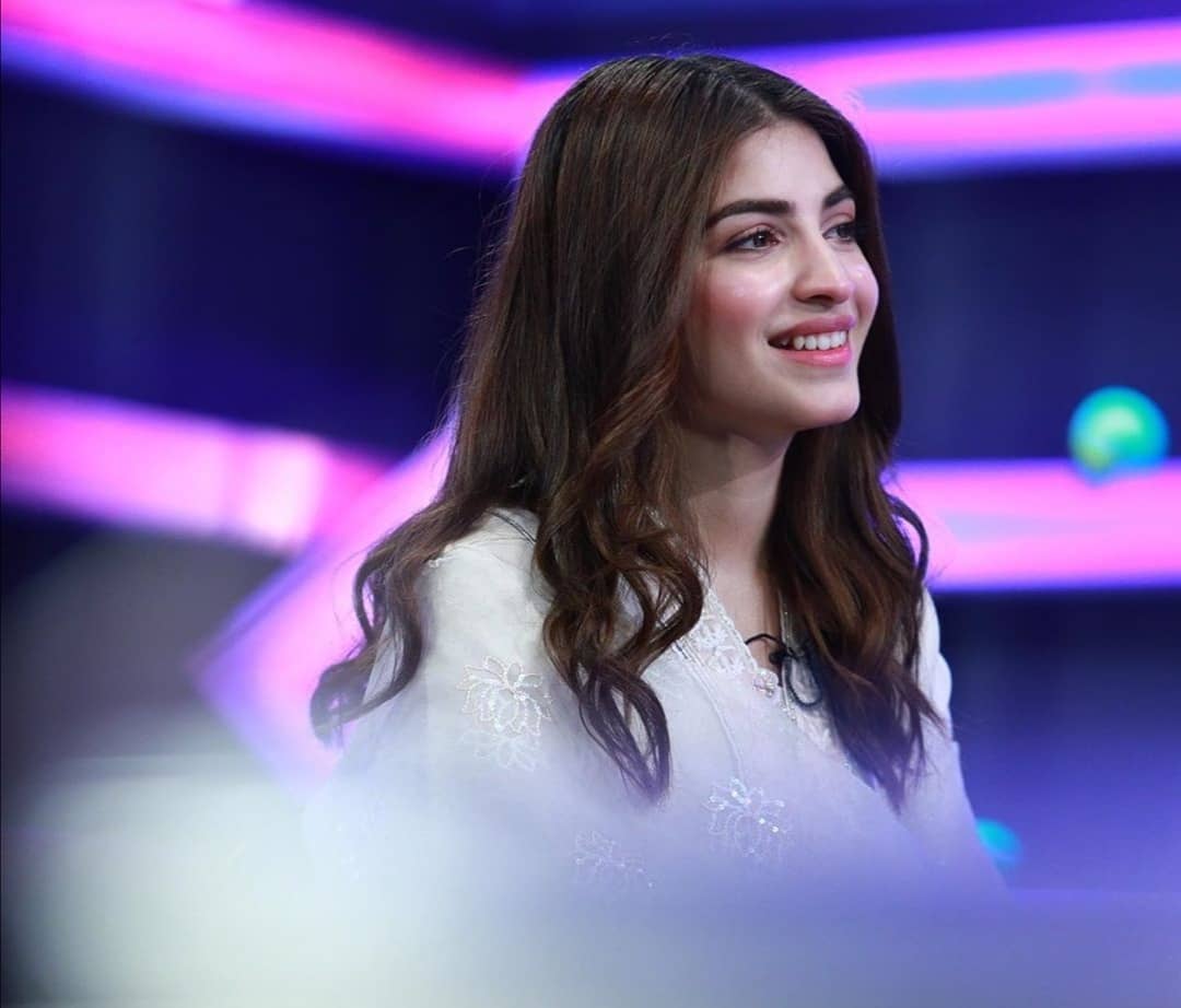 Kinza Hashmi is Looking Gorgeous in Jeeeway Pakistan Game Show