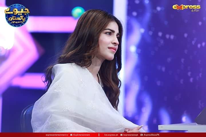 Kinza Hashmi is Looking Gorgeous in Jeeeway Pakistan Game Show