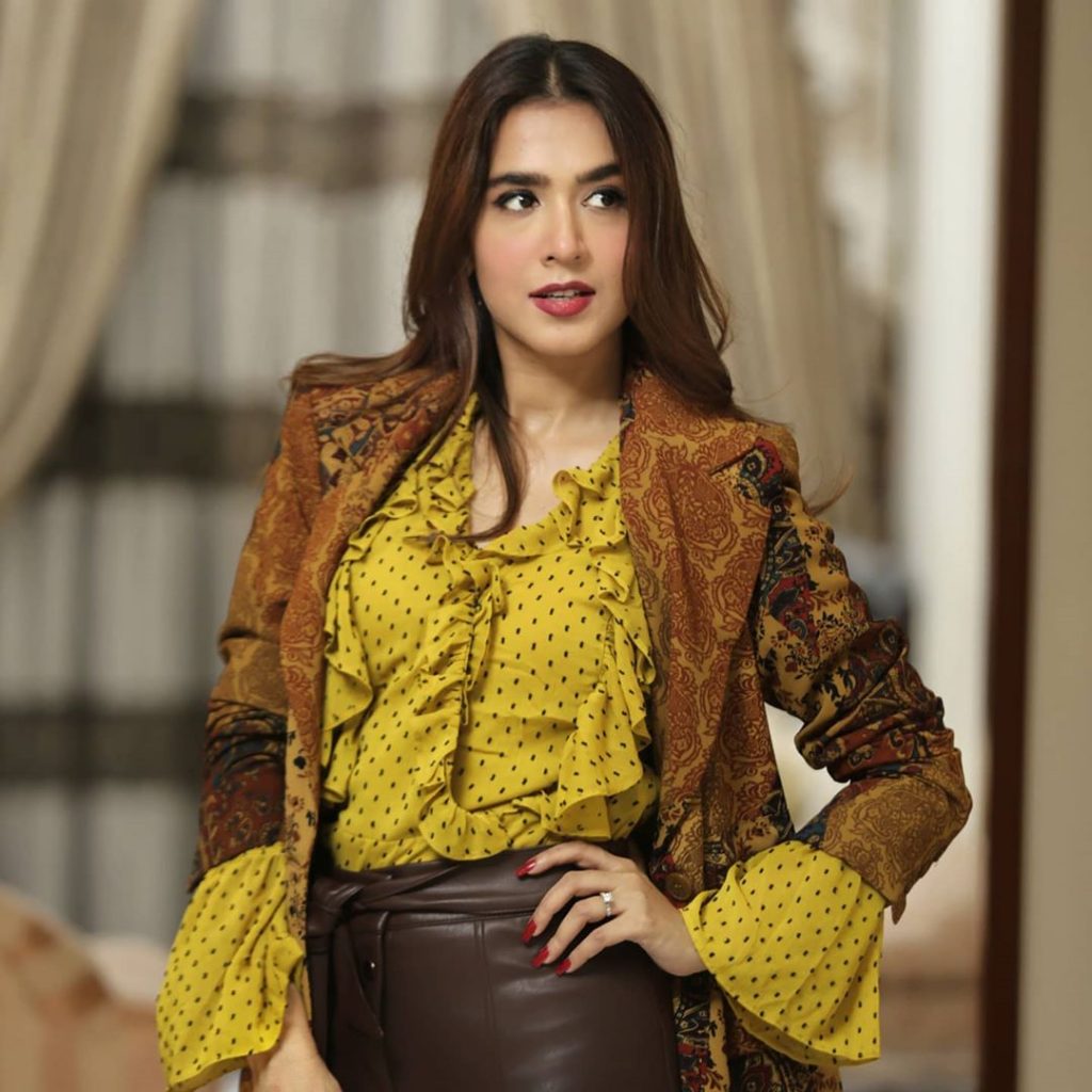 Mansha Pasha's Classy Pictures in Western Outfits