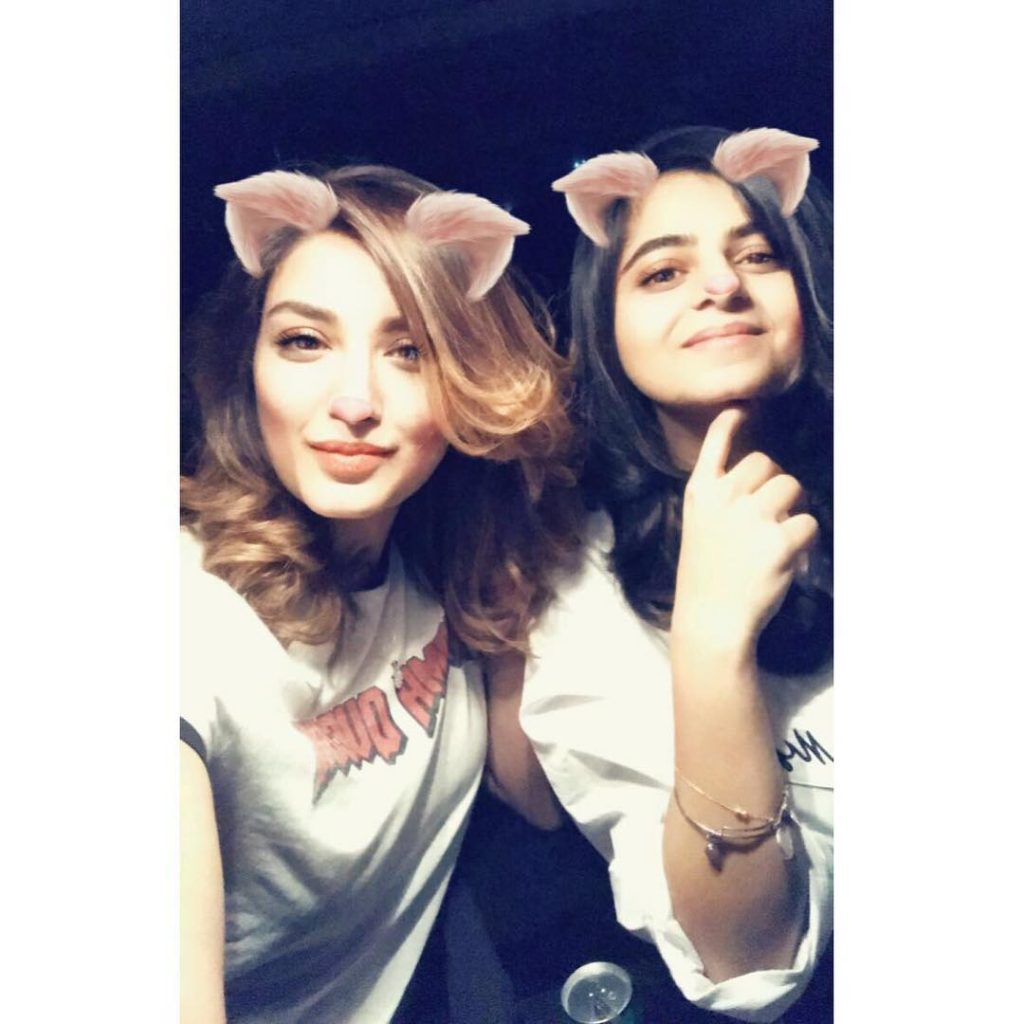 Unseen Pictures of Mehwish Hayat with Close Family