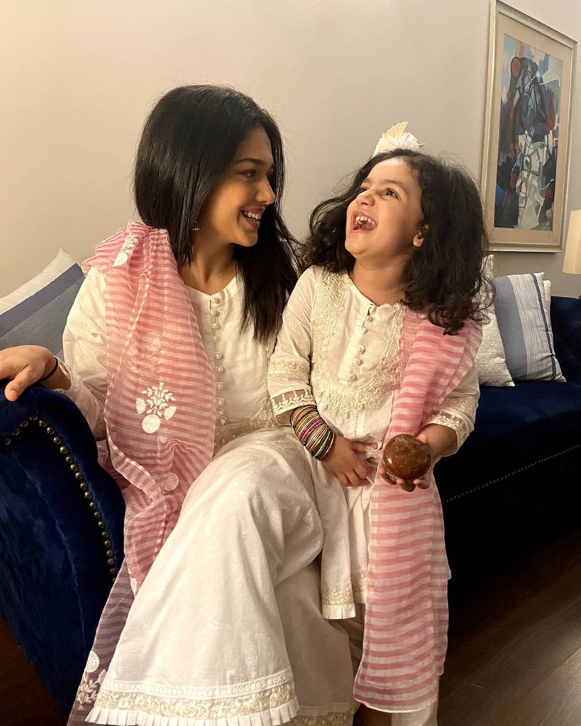 Celebrity Mothers & Daughters Who Wore The Same Outfit On Eid