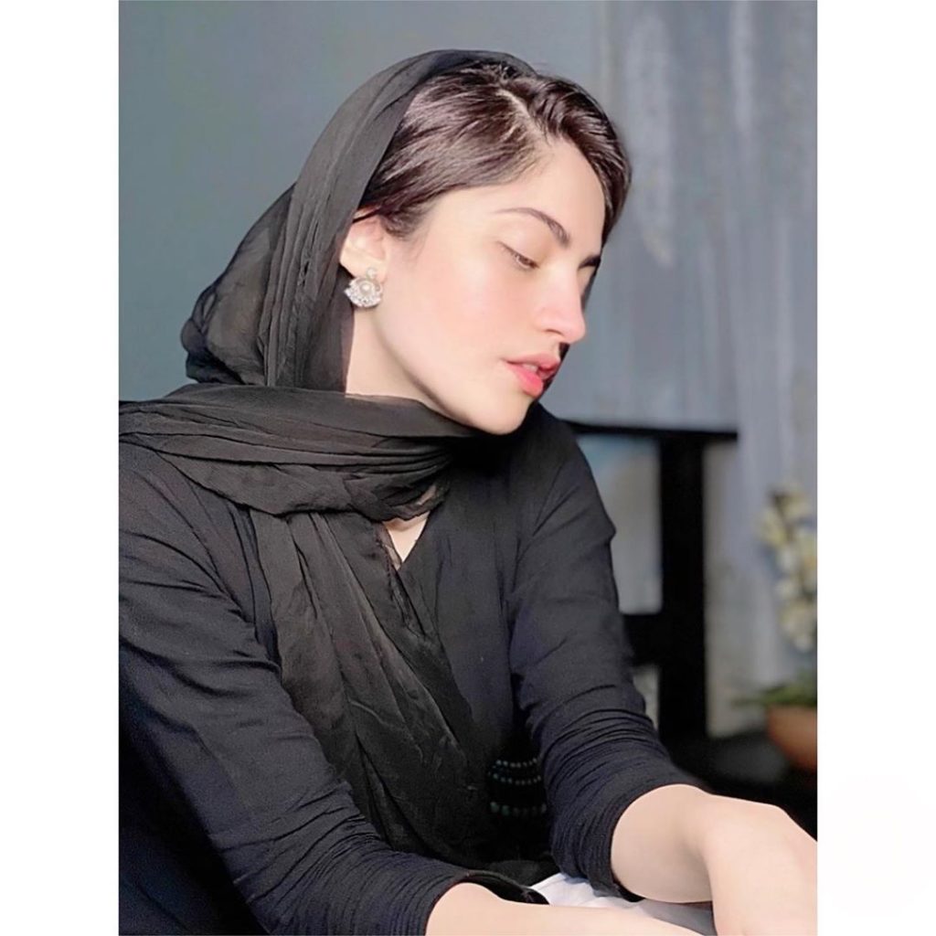 Beautiful Pictures of Neelum Munir in Hijab