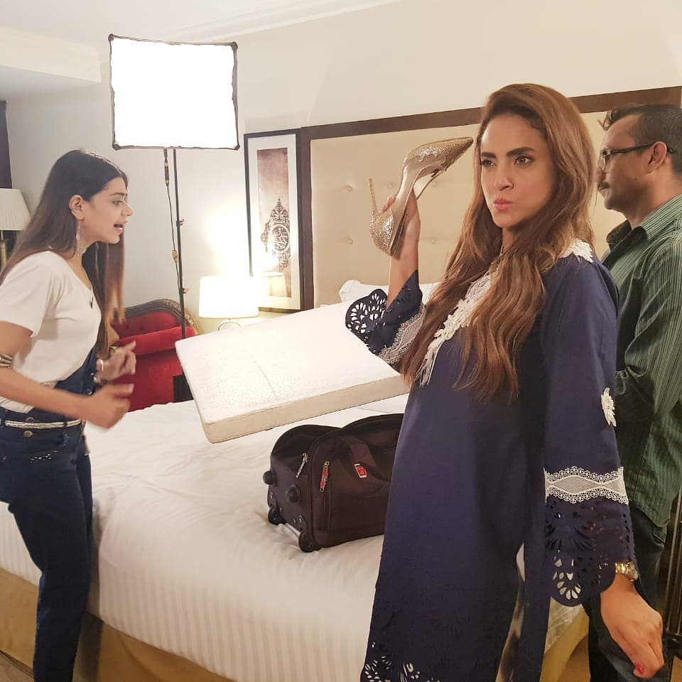 Cute Pictures of Nadia Khan with Friends at Work