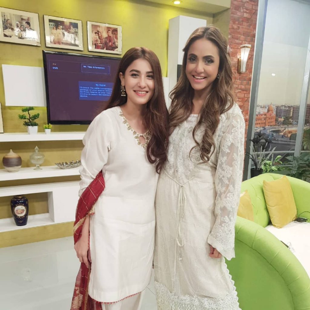 Cute Pictures of Nadia Khan with Friends at Work