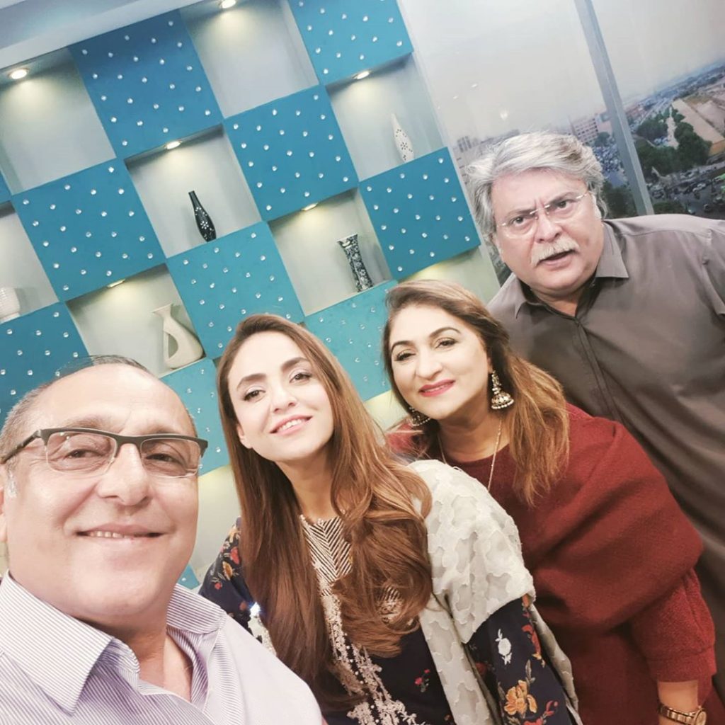 Cute Pictures of Nadia Khan with Friends at Work