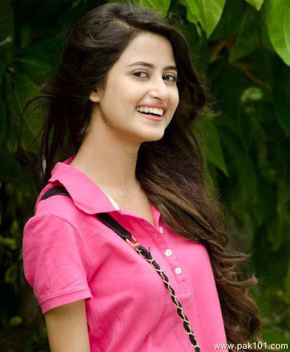 Sajal Aly Old Drama Looks - Top 10