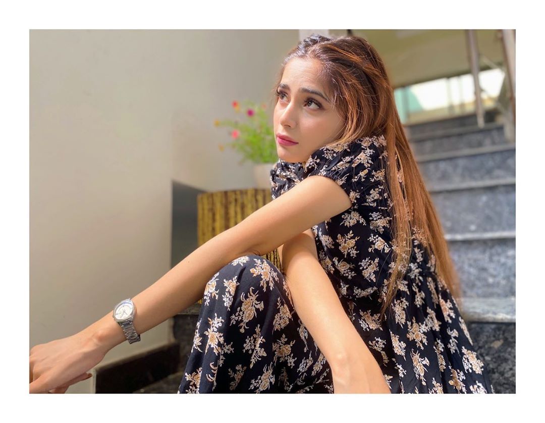 Aima Baig is Looking Gorgeous in this Beautiful White Dress