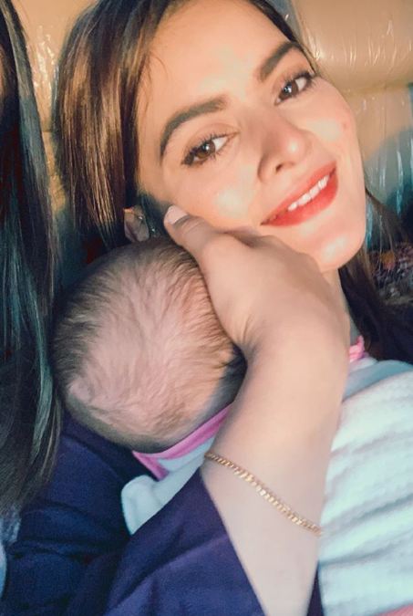 Exclusive Pictures of Minal Khan with Niece Amal