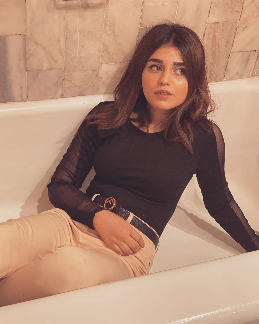 Anumta Qureshi 10