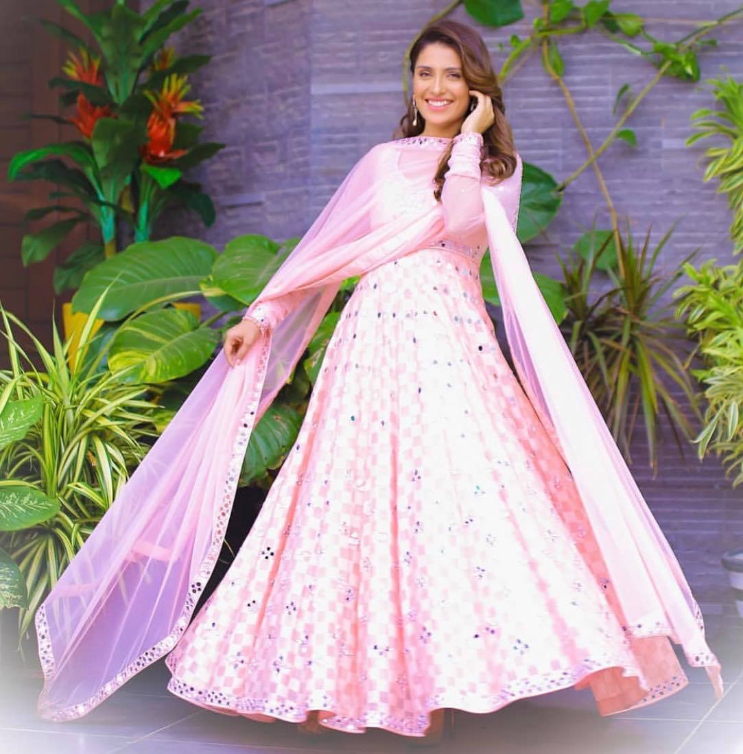 Ayeza Khan In Gorgeous Pink Dresses