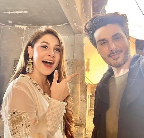 BTS Pictures of Ahsan Khan, Hina Altaf and Ushna Shah Drama ”Bandhay Ek Dour Se”