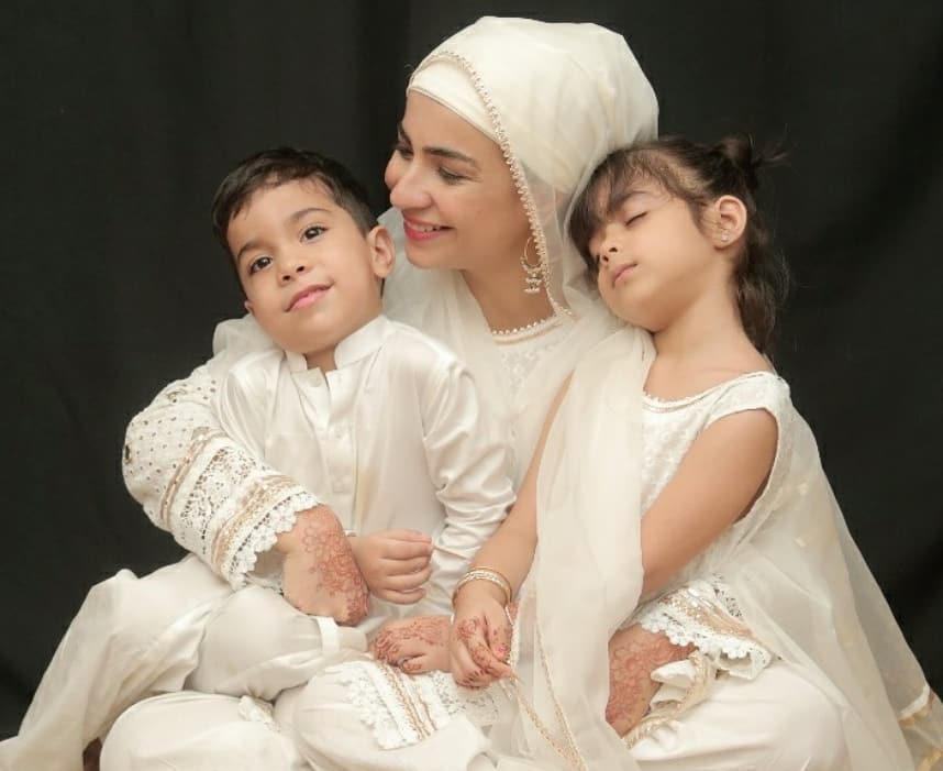 Beautiful Clicks of Dua Malik with her Family