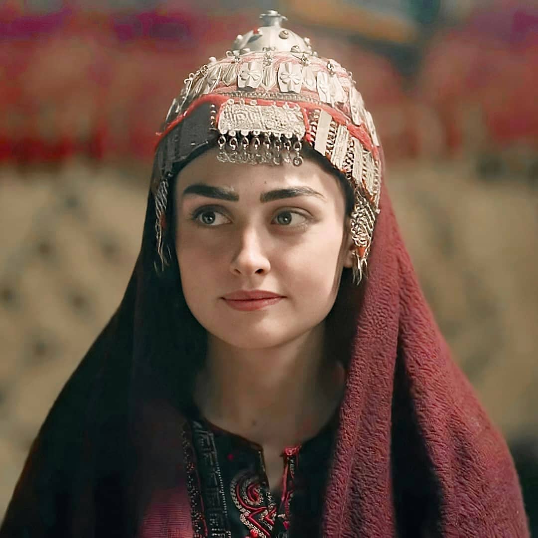 Esra Bilgiç Aka Halima Sultan 3