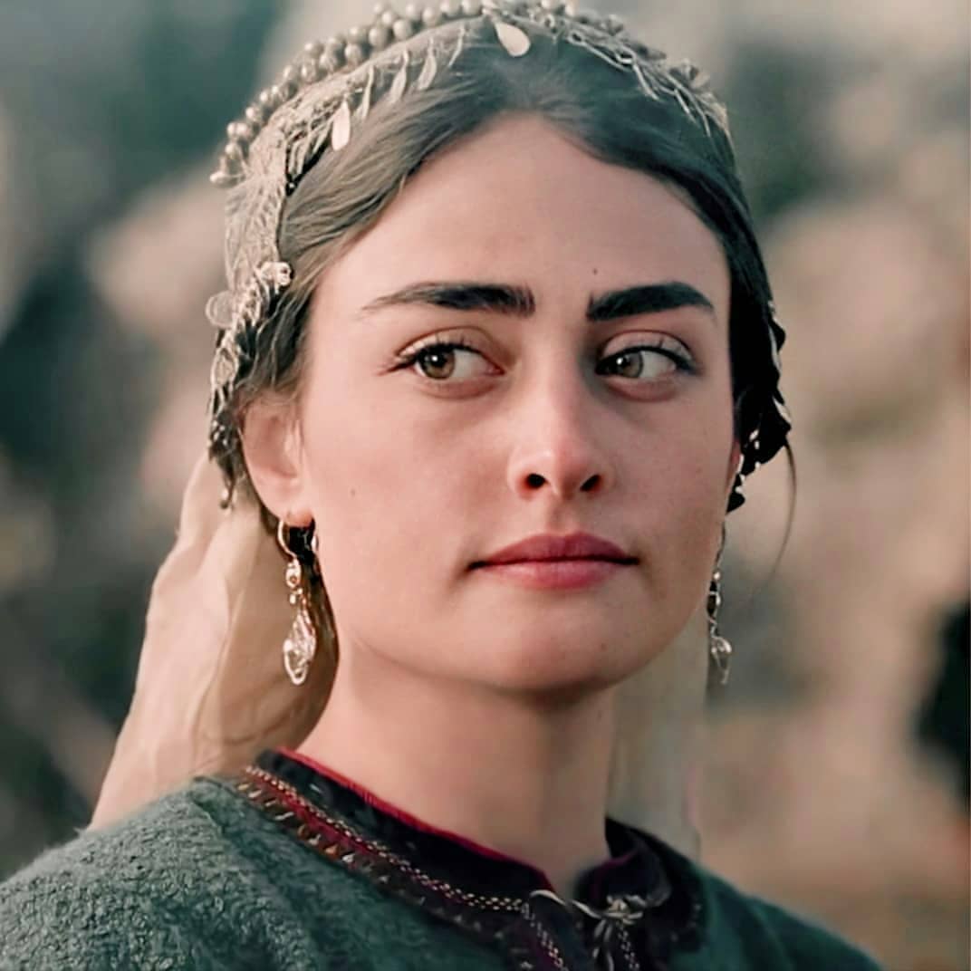 Esra Bilgiç Aka Halima Sultan 6