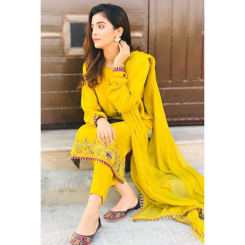 Actresses Hiba Bukhari and Laiba Khan Clicks from the Sets of Drama Tarap