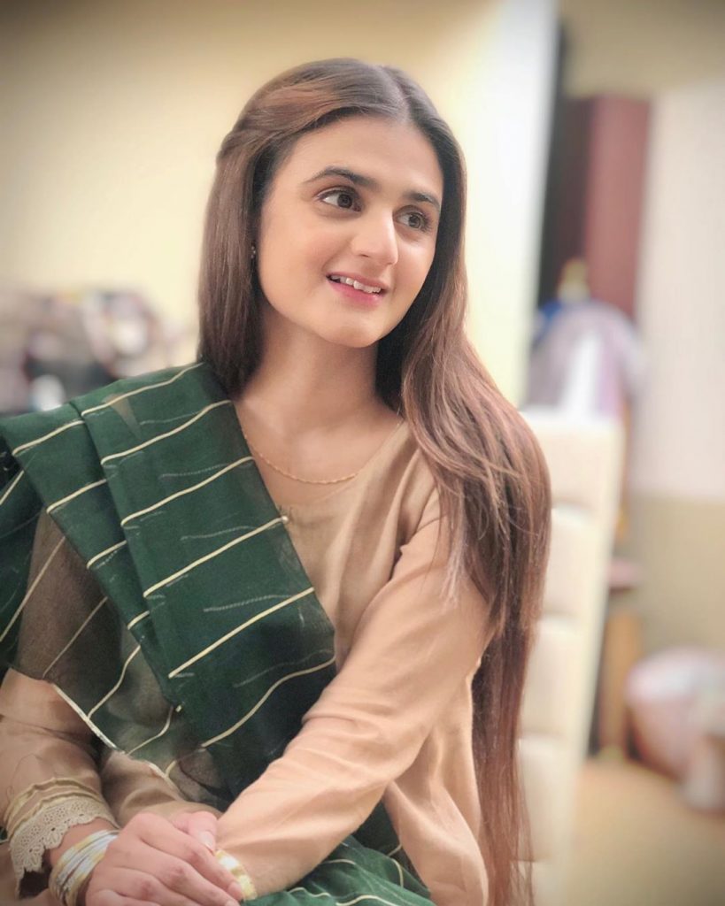 Hira Mani Mimics Pakistani Hosts