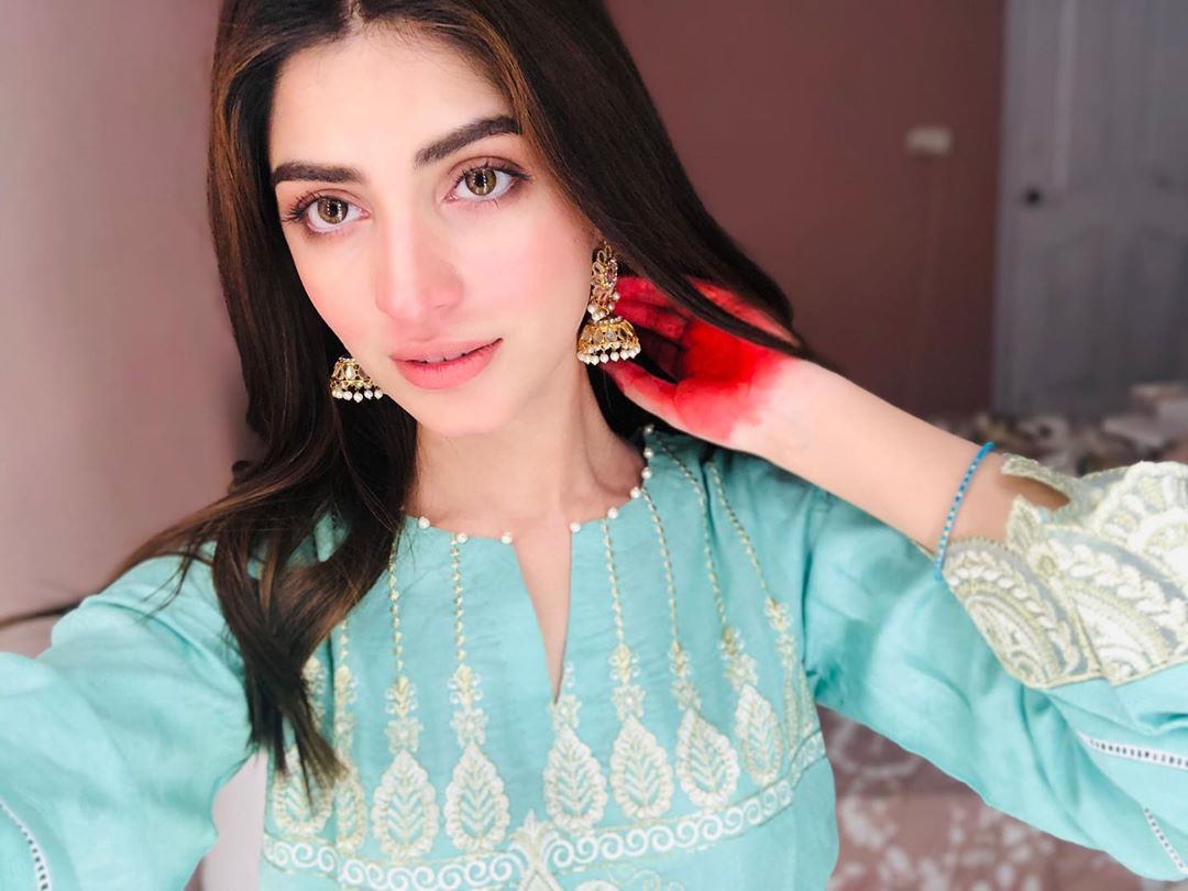 Gorgeous Actress Kinza Hashmi Latest Beautiful Clicks