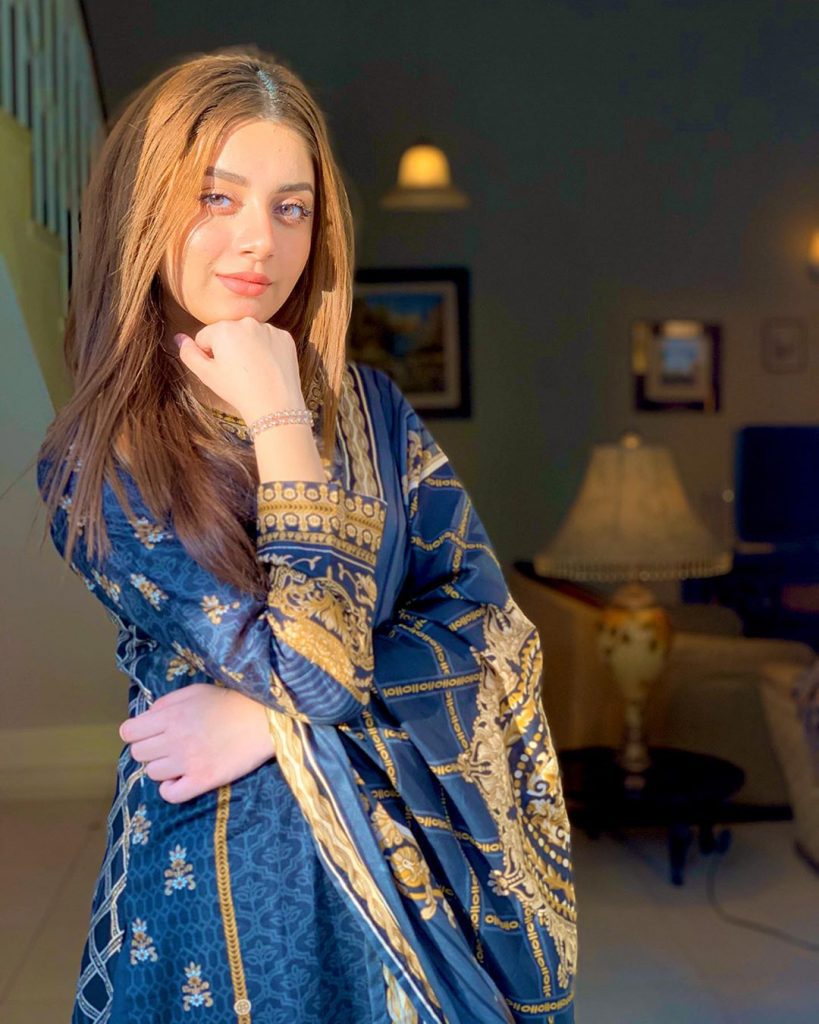 Mahira Khan, Alizeh Shah Adorable Video