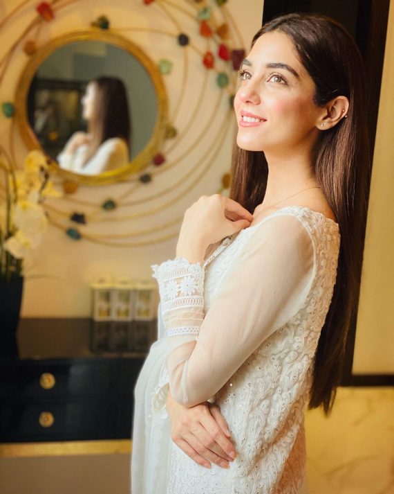 Maya Ali Shares How She Misses Her Father | Reviewit.pk