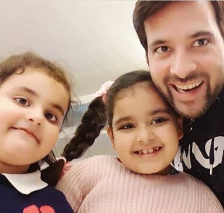 Mikaal Zulfiqar Beautiful Clicks with his Family