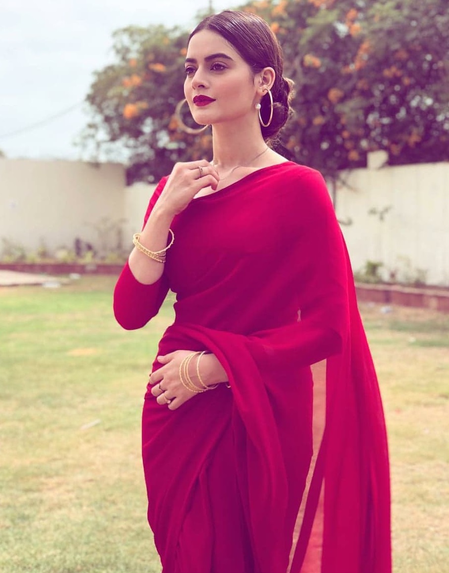 Pakistani Actresses Who Looked Beautiful In A Saree