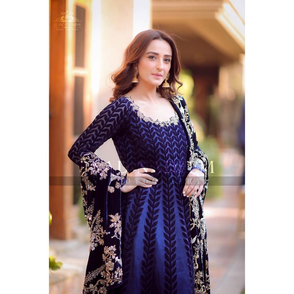 Beautiful Family Pictures Of Momal Sheikh