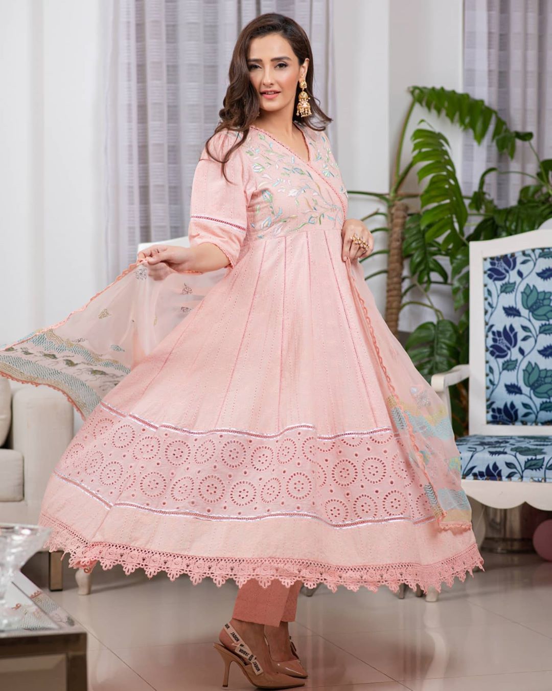 Actress Momal Sheikh Latest Beautiful Photoshoot – 24/7 News - What is ...
