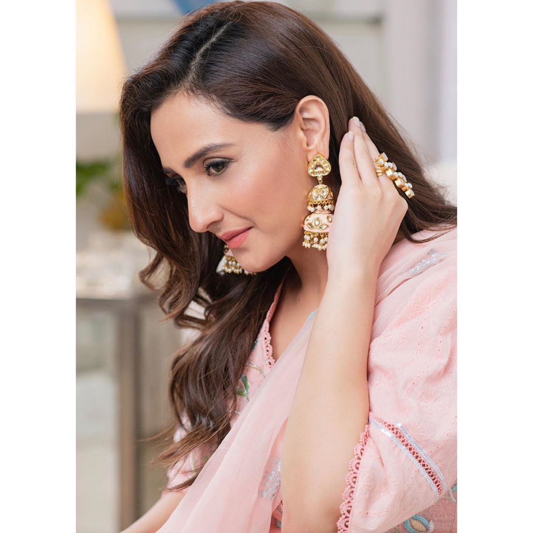 Actress Momal Sheikh Latest Beautiful Photoshoot