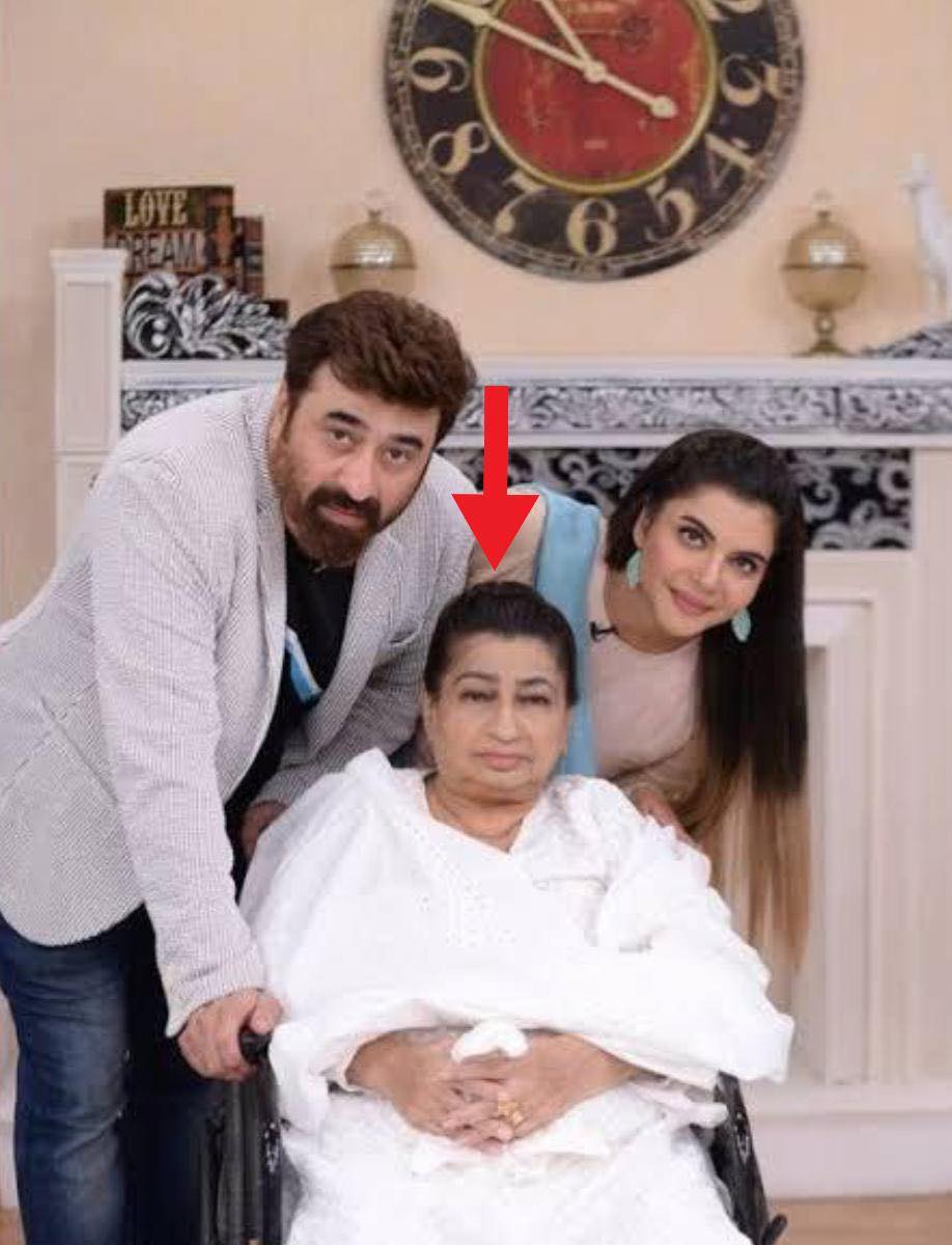 Pakistani Actresses With Their Graceful Mothers In law