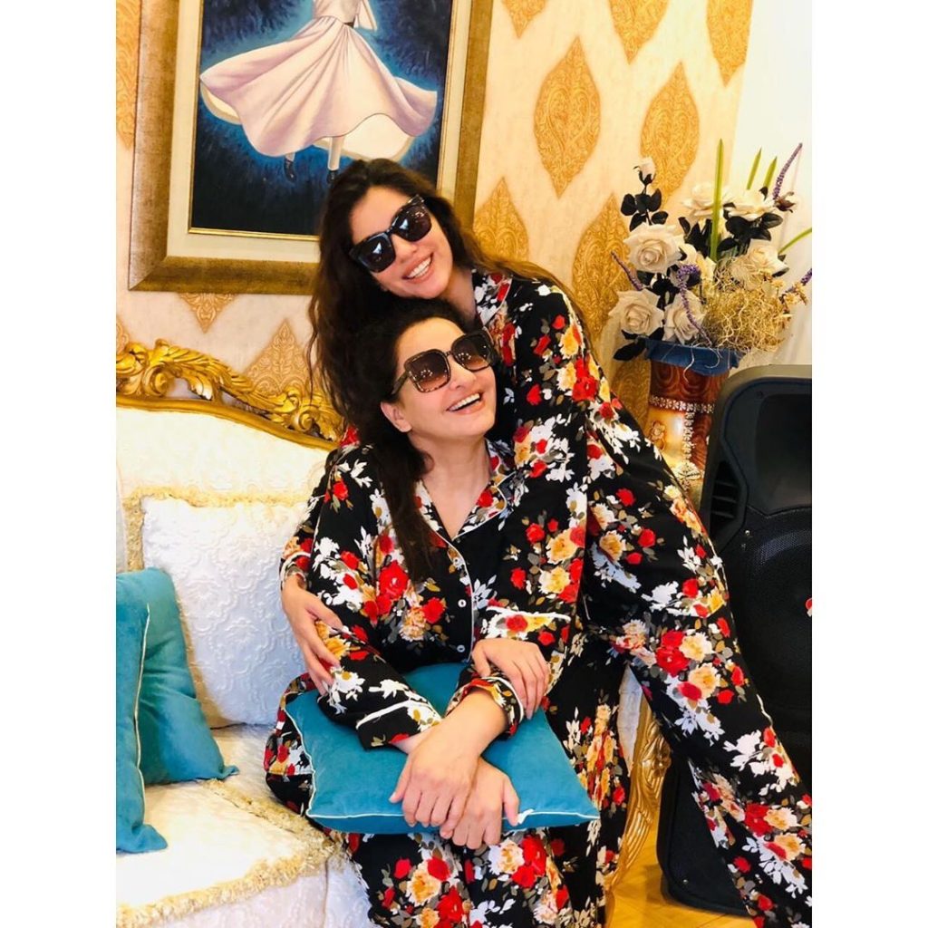 Saba Faisal And Daughter's Adorable Pictures