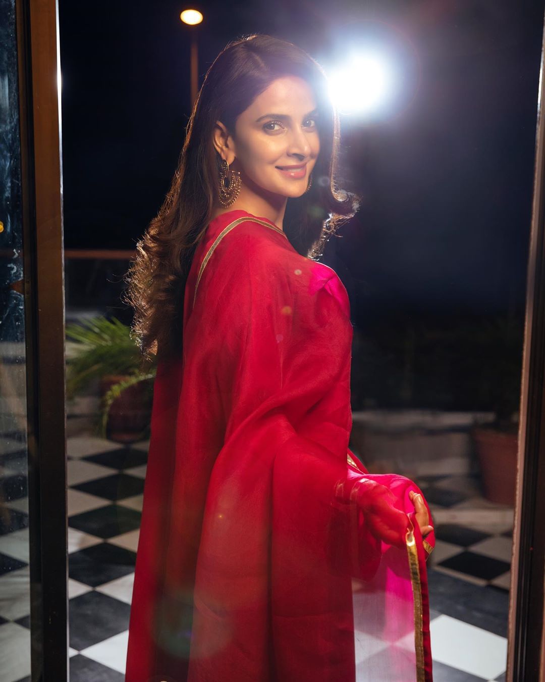 Saba Qamar Latest Beautiful Pictures from Instagram