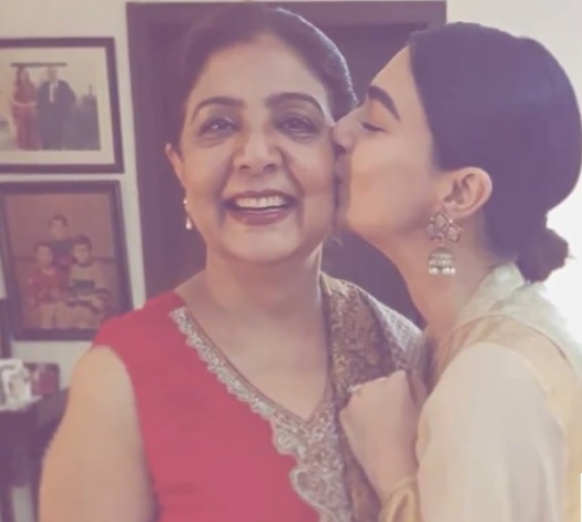 Pakistani Actresses With Their Graceful Mothers In law