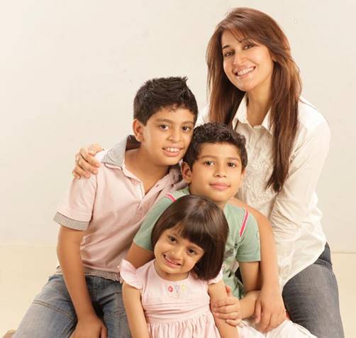 Lovely Pictures of Shaista Lodhi with her Immediate Family