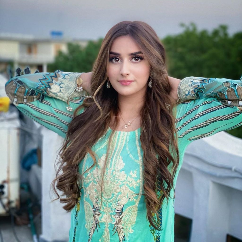 TikToker Alishbah Anjum Didn't Like Ayeza Khan's Acting