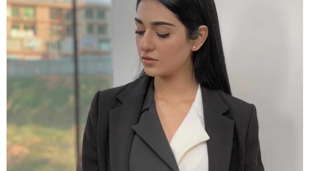 Sarah Khan's Dressing Sense Resembles Her On-Screen Character Miraal - Here is Why