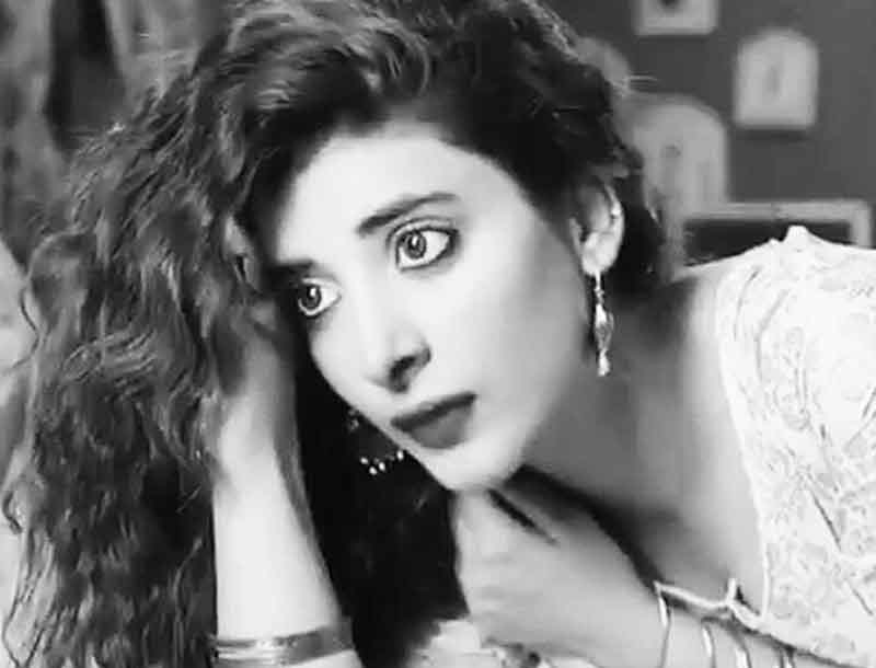 Pakistani Celebrities Slaying in Black and White Pictures - HD Wallpapers