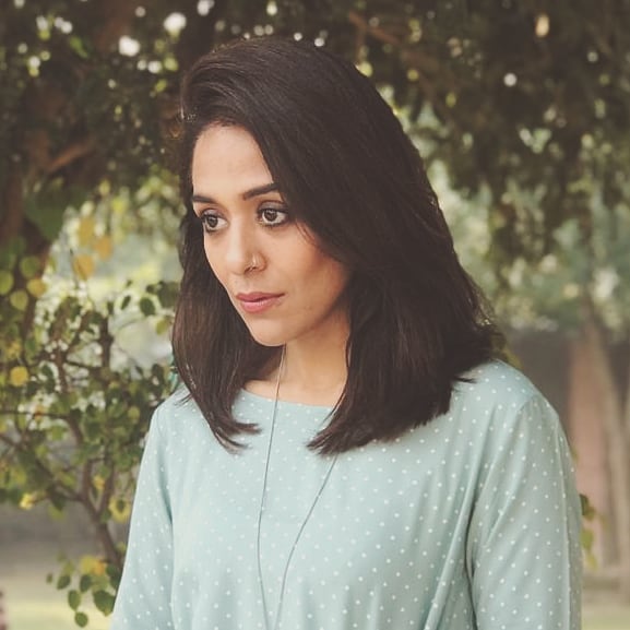 Yasra Rizvi Shares Fun Dance Videos