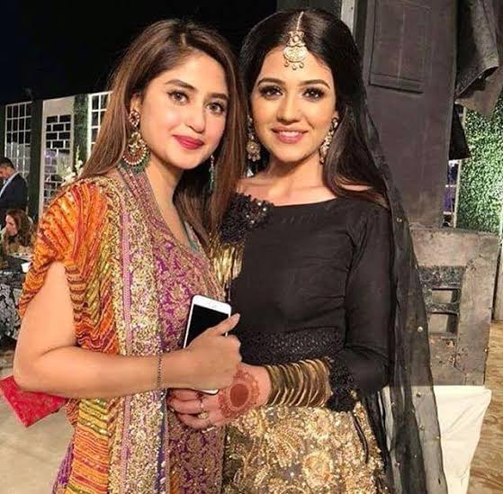 Zara Noor Abbas Sings A Beautiful Song For BFF Sajal Aly