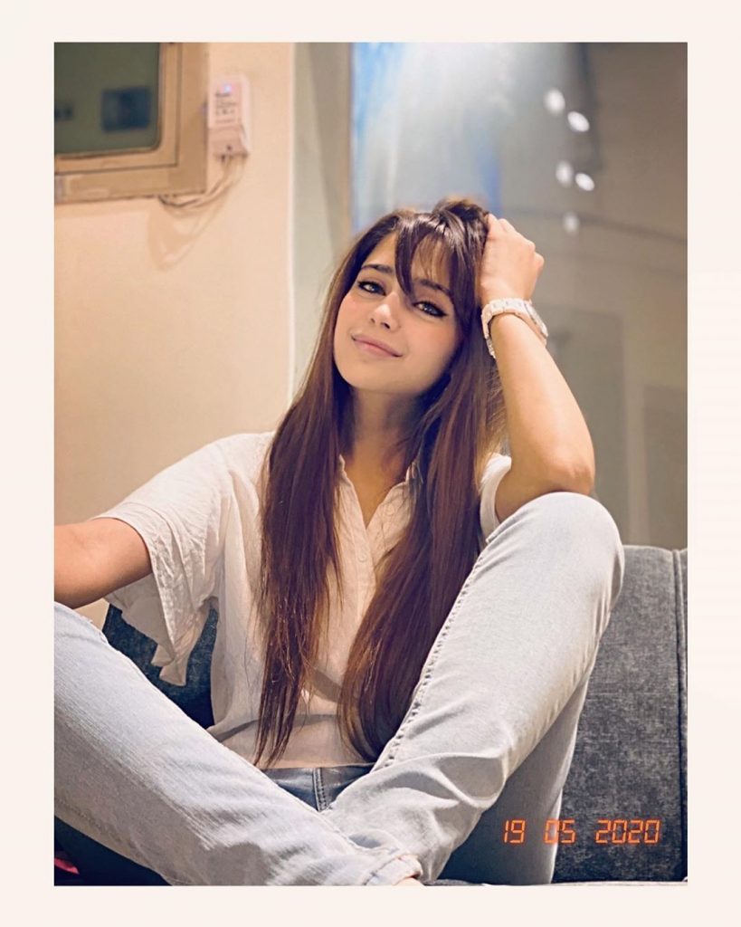 Aima Baig is a True Poser – Best Pictures in High Quality