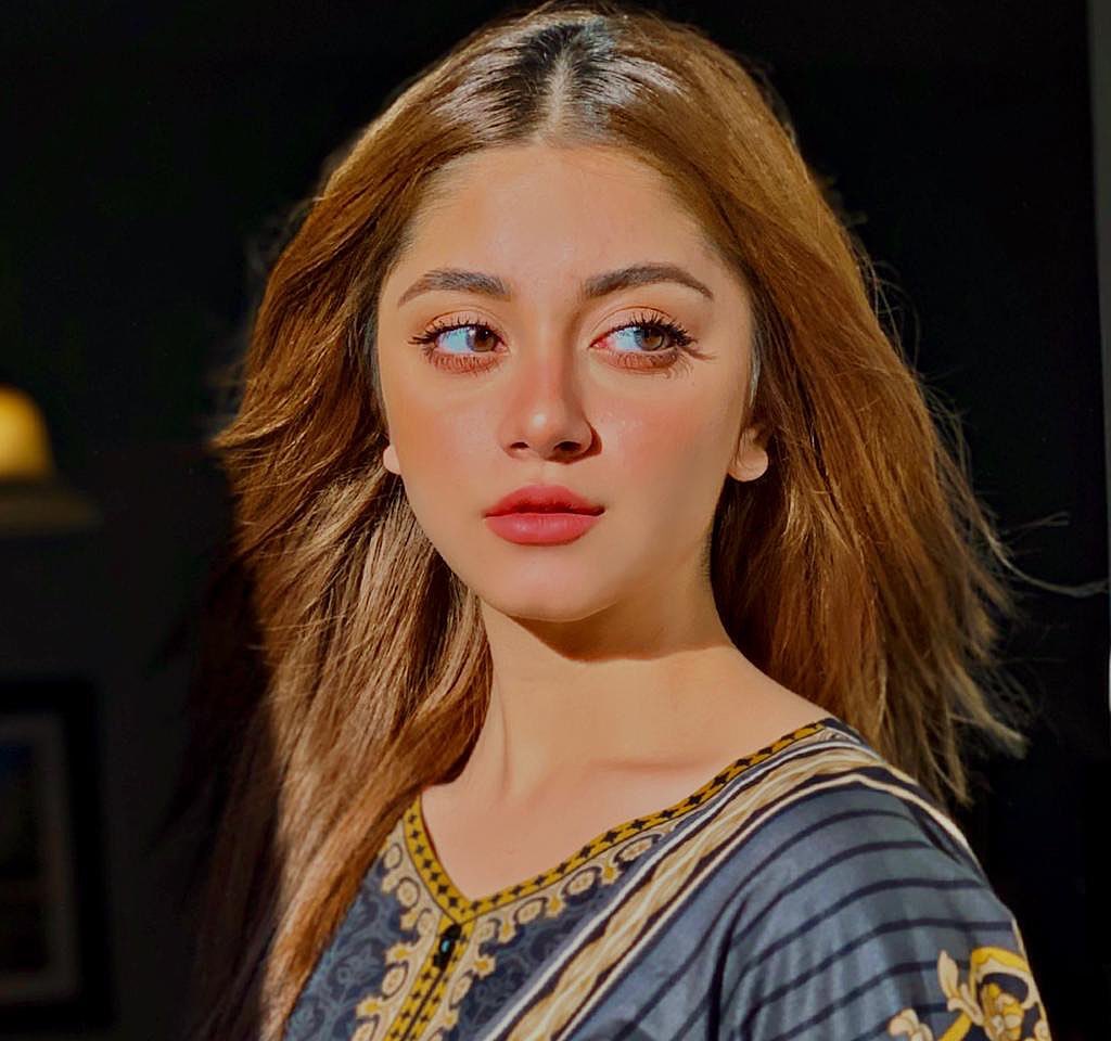 Angelic Eyes of Alizeh Shah – Close Up Pictures