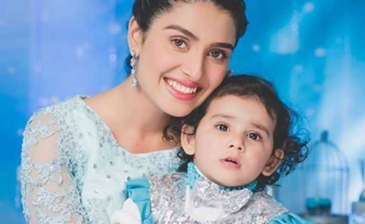 Ayeza Khan Is A Super Mom And Here's Why